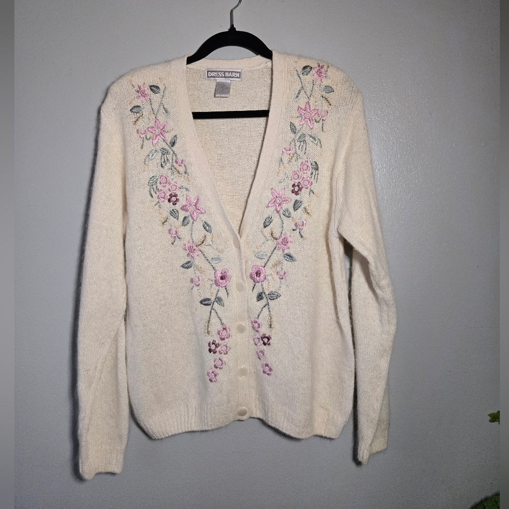 Vintage Dress Barn Silk Angora Embroidered Cardigan
Size M – Excellent Condition